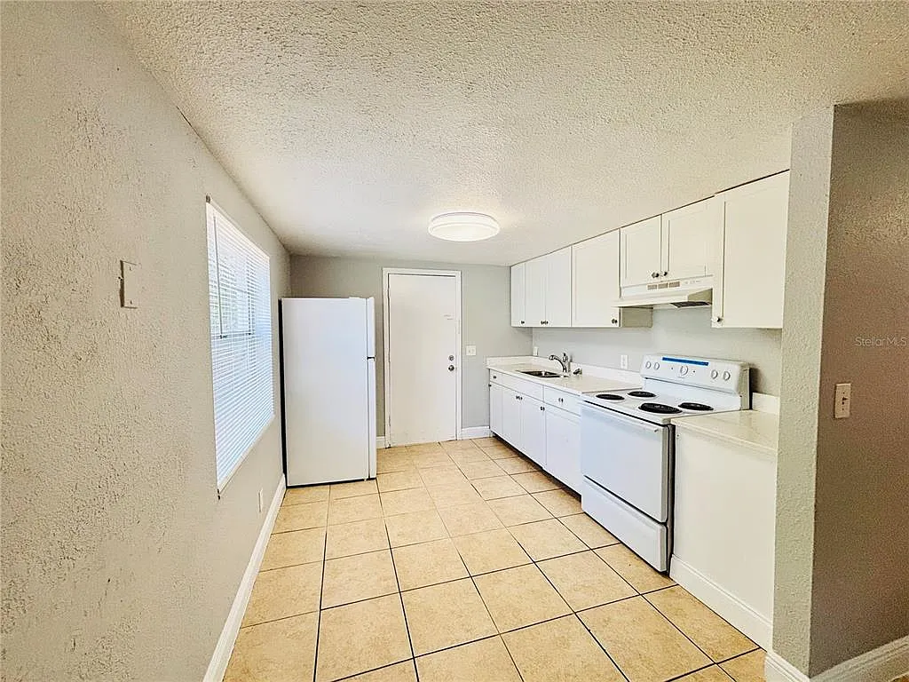 2 bed, 1.0 bath, 750 sqft, $1,350 — Photo 3