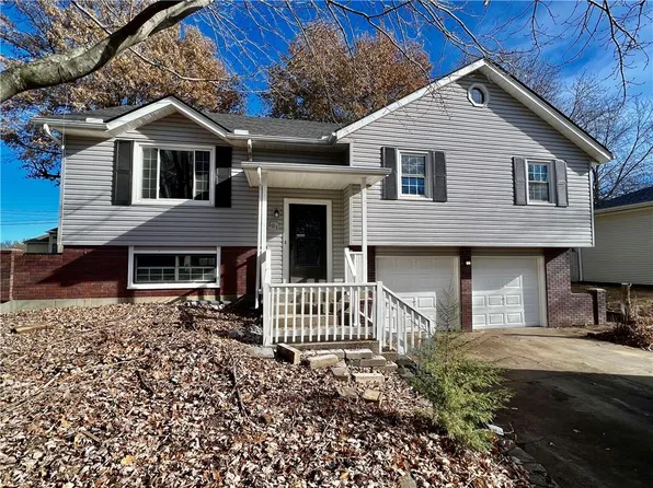 601 Brookridge Dr, Harrisonville, MO 64701