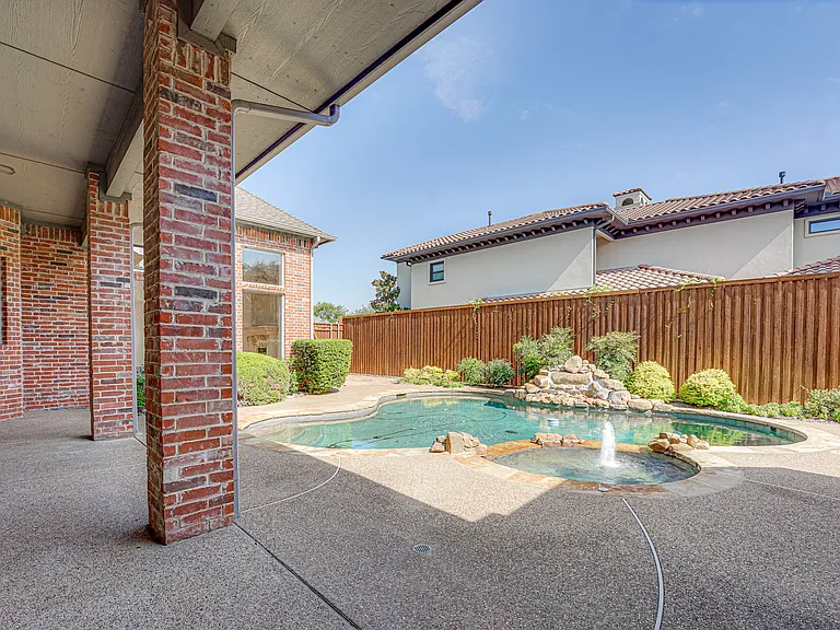 5004 Castle Creek Ct — Photo 38