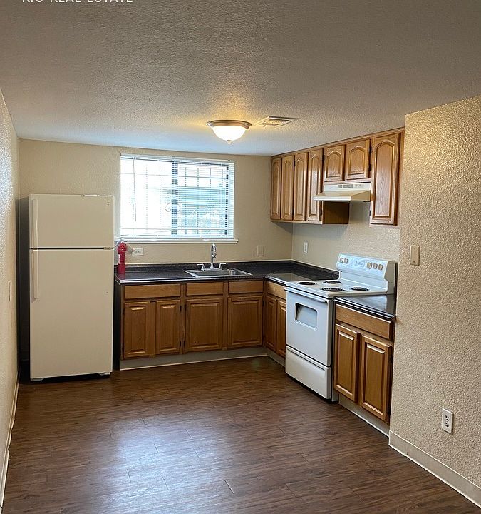 2nd image of 2110 N Williams St #105