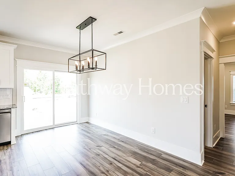 613 Silver Trce — Photo 5