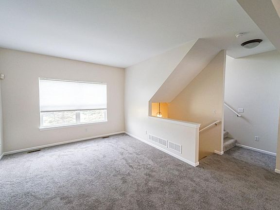 4th image of 884 Eagle Dr