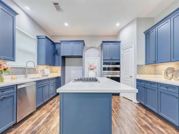 9 Versante Ct, Houston, TX 77070