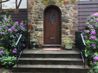 196 Colony Rd, New Haven, CT 06511