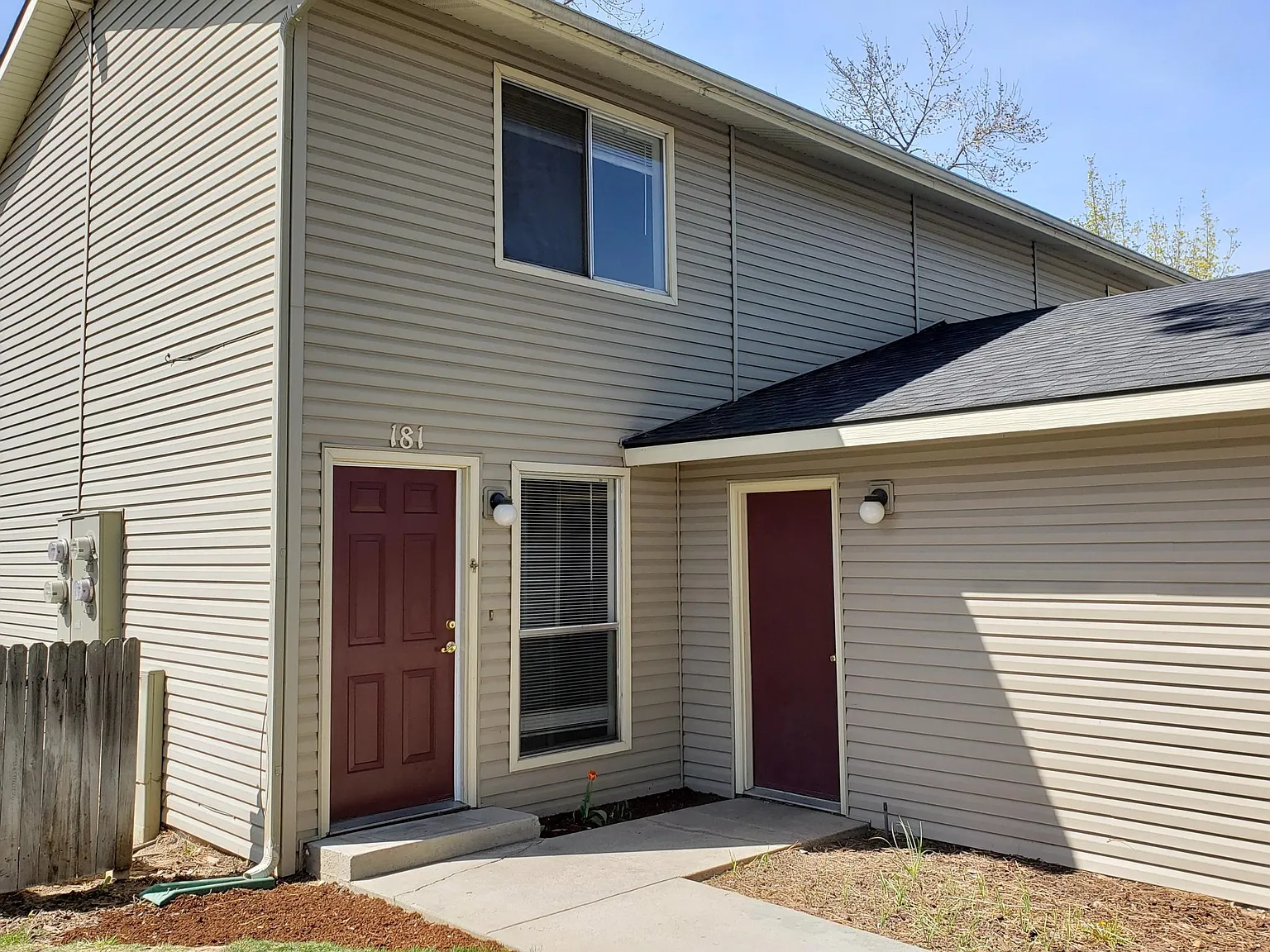 Colby Court — Photo 1