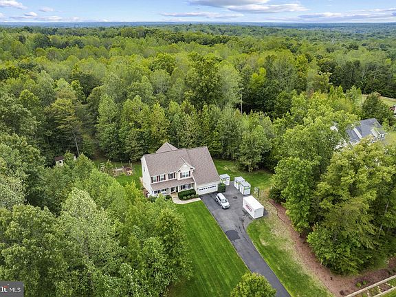 4th image of 57 Boxwood Dr