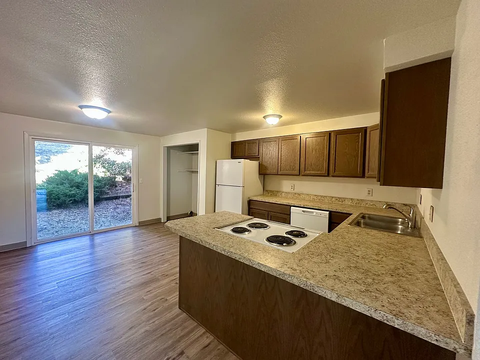 1835 Dawn Ct