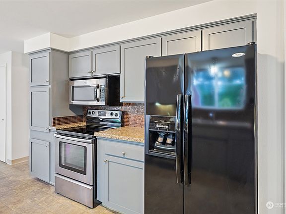 5th image of 9817 Elwood Drive SW