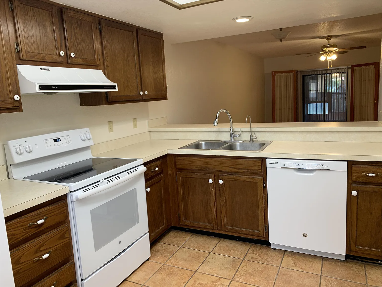 SZN (7360 Ulmerton Rd #4D) - 1 — Photo 4