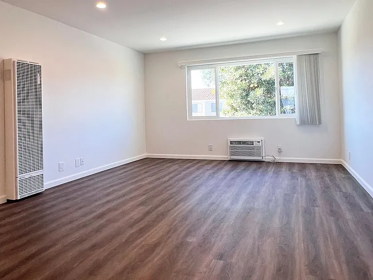 6452 Orange Ave #17 — Photo 3