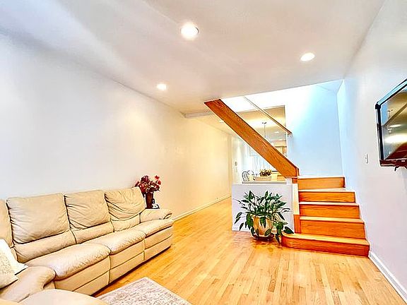 3rd image of 1210 77th St #1