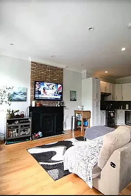 Sold by Space Real Estate | media 1