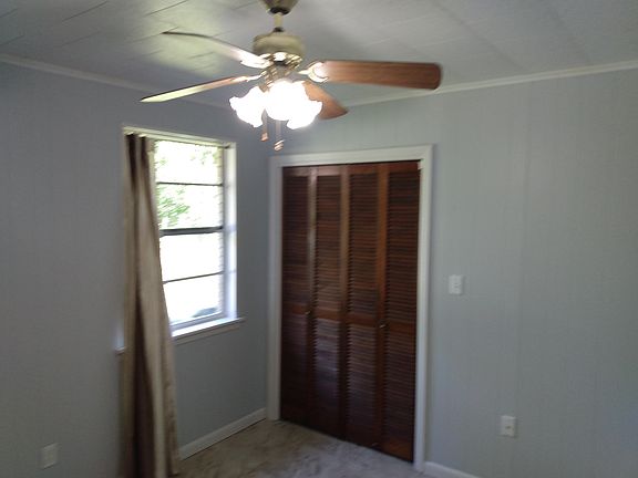 5th image of 402 W Lamar St