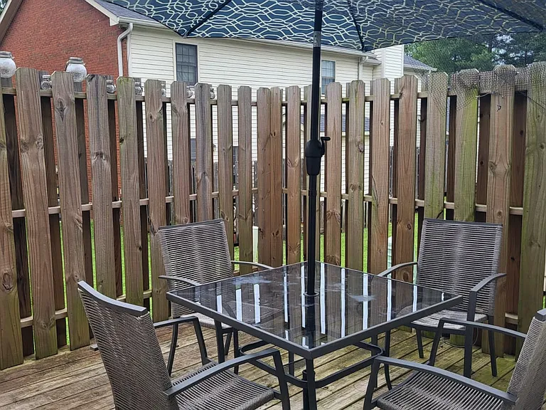 404 Brentwood Point — Photo 12