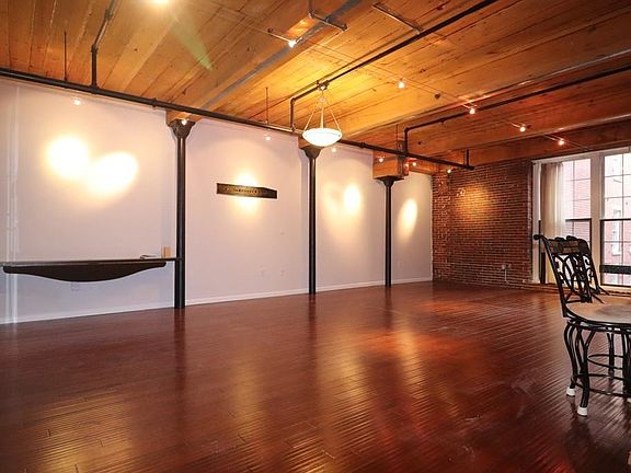 3rd image of 130 John St Unit 201