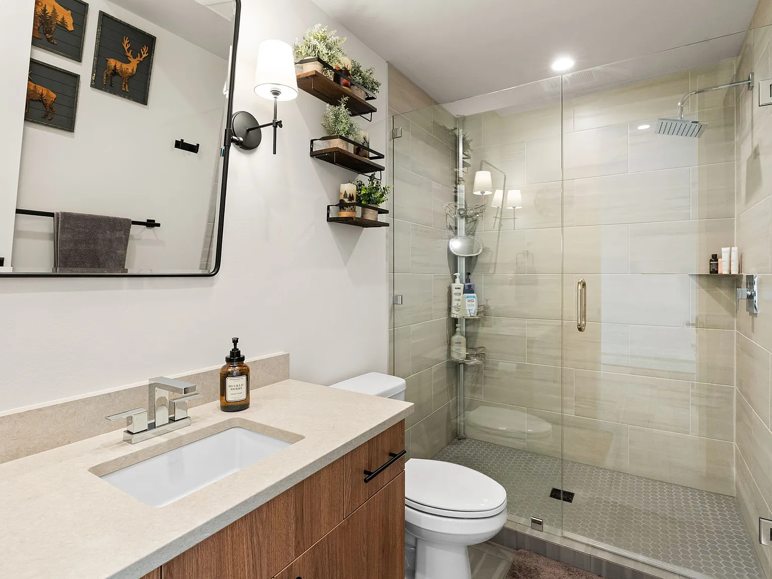4 bed, 2758 sqft, $5,599 — Photo 4