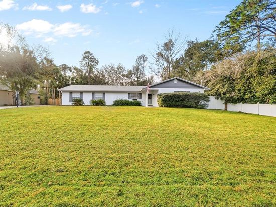 1002 Pine Tree Dr, Eustis, FL 32726