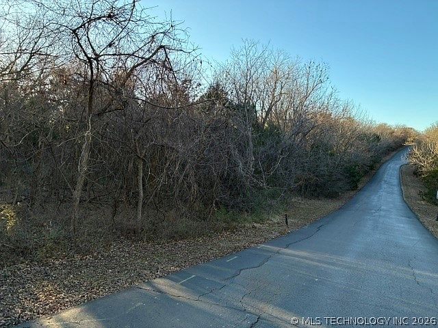 1st image of 2808 W Oak Dr