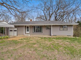 1634 Glenview Dr, East Peoria, IL 61611