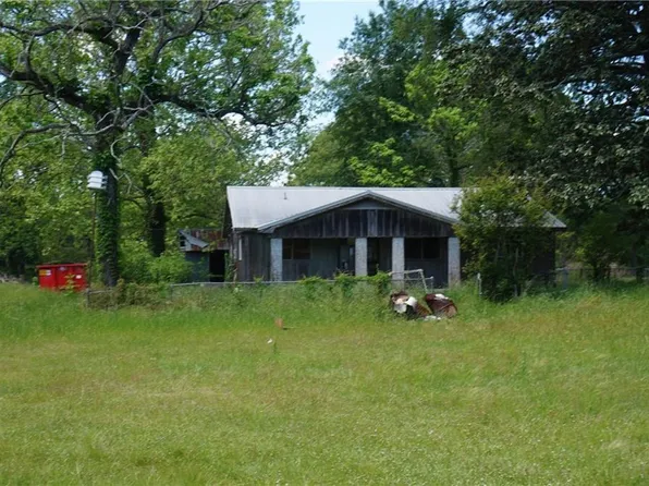 1394 E River Rd, Glenmora, LA 71433