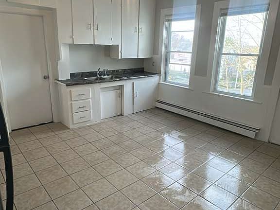 4th image of 672 Fairmount St APT 2