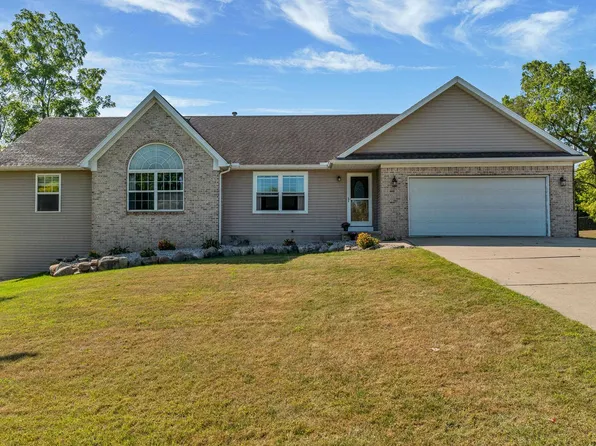 11375 Katrine Dr, Fenton, MI 48430