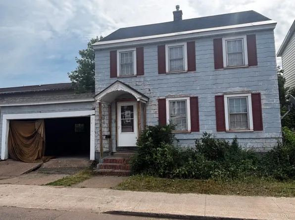 207 S 2nd St, Ishpeming, MI 49849