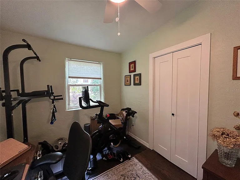 816 NE 9th Ave — Photo 14