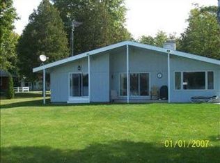 1136 Lynn Dr, Indian River, MI 49749