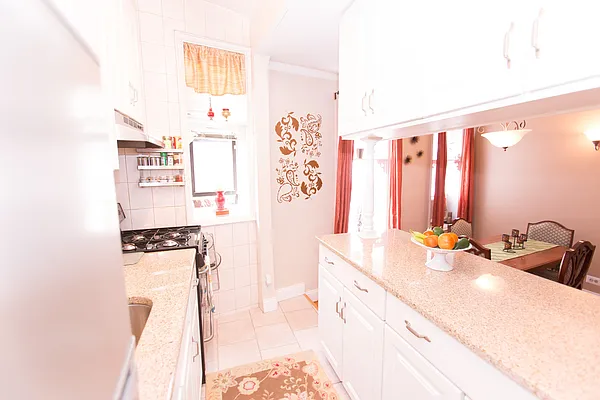 Sold by Re/Max In The City | media 28