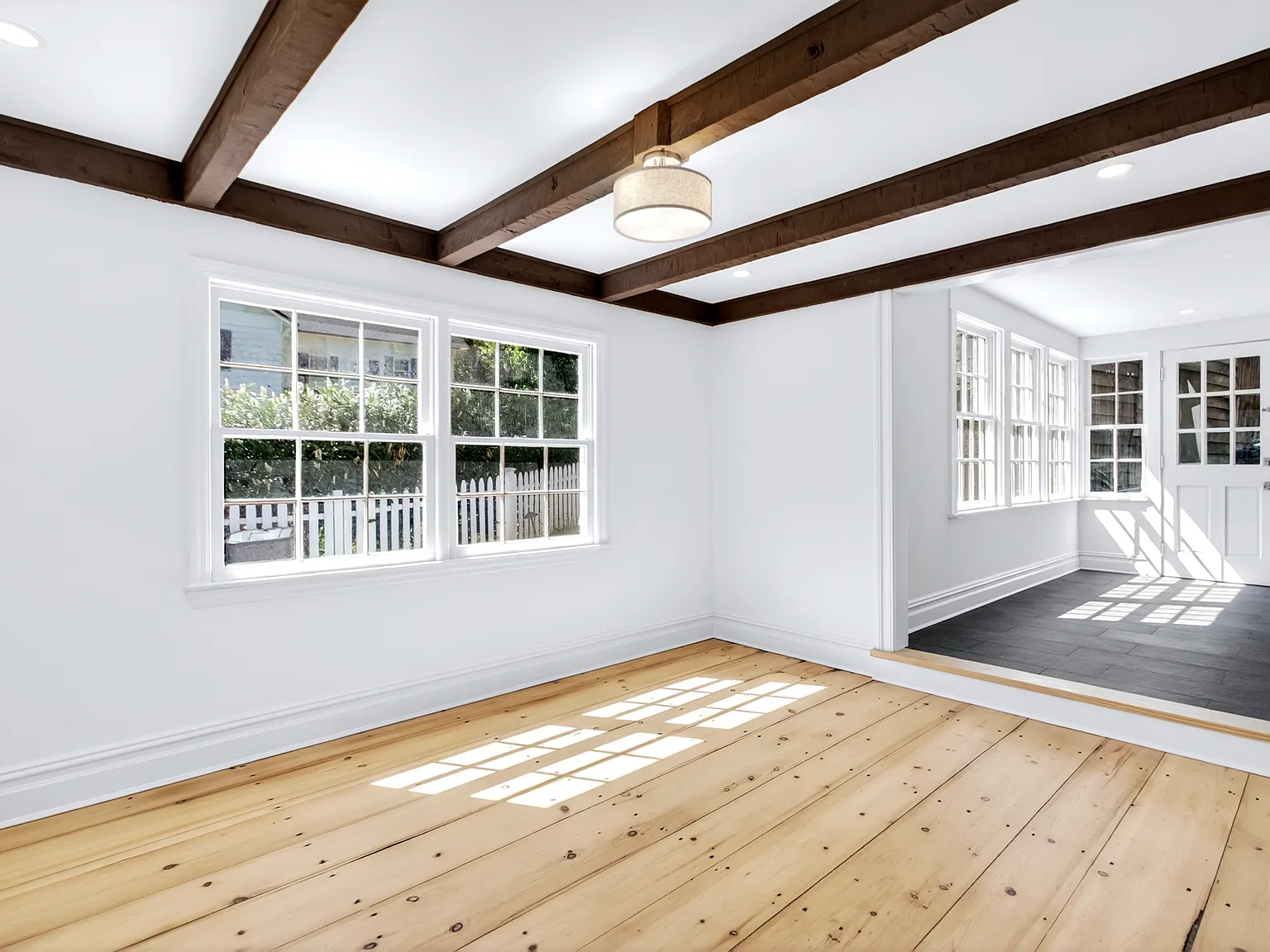 3 bed, 2.5 bath, 1462 sqft, $7,850 — Photo 3
