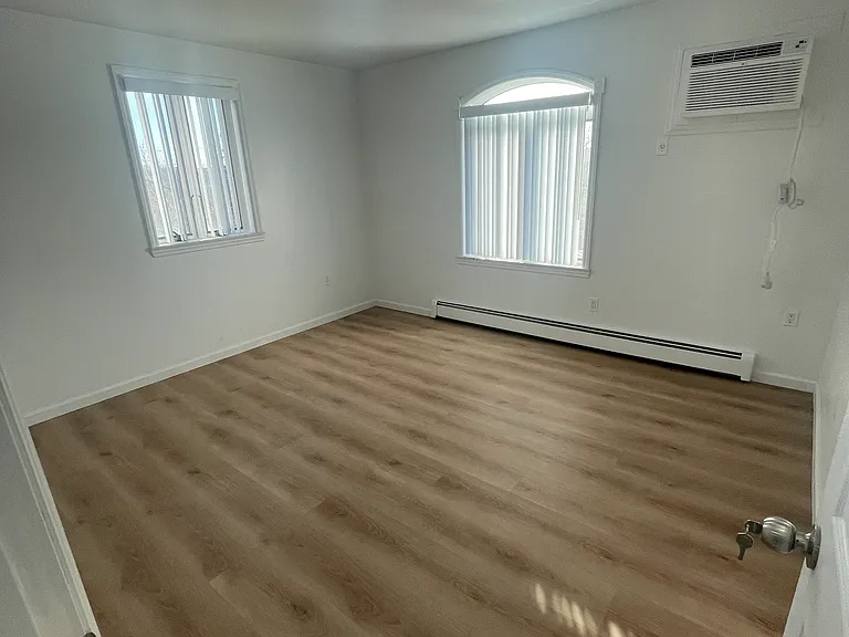 2163 E 17th St #3 — Photo 10