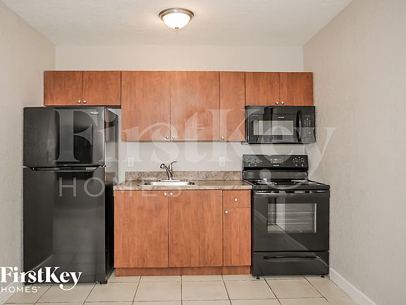 4th image of 14640 Tyler St