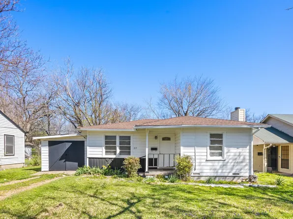 215 Oak St, Lancaster, TX 75146