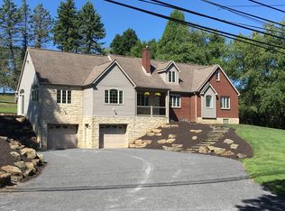 2437 Henry Rd, Sewickley, PA 15143