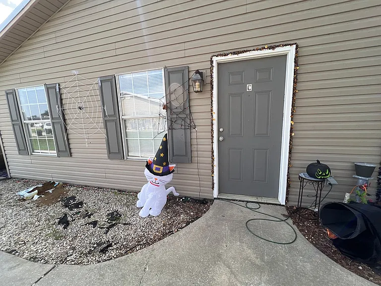 147 Eureka Dr — Photo 7