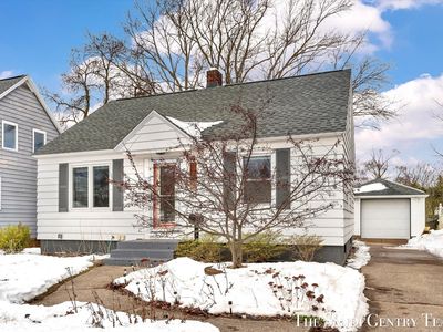 1345 Waverly Ave, Grand Haven, MI, 49417