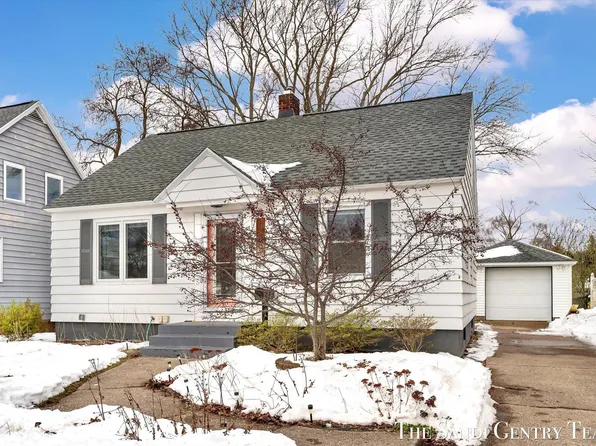 1345 Waverly Ave, Grand Haven, MI 49417