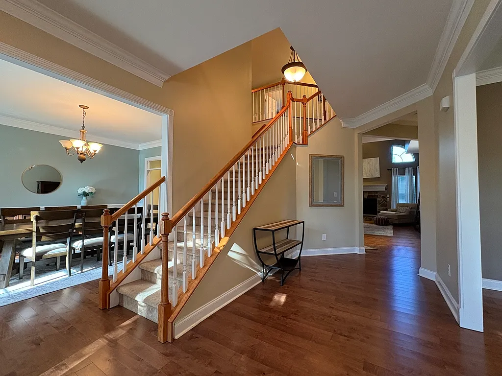 4 bed, 3.5 bath, 4322 sqft, $4,500 — Photo 4