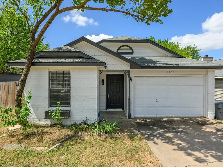 1303 Dominique Dr — Photo 1