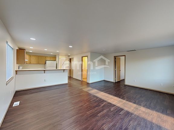 4th image of 19403 Valley View Dr