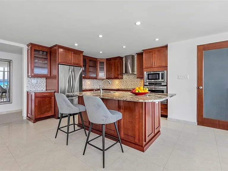 860 Ashford Ave #9 — Photo 10