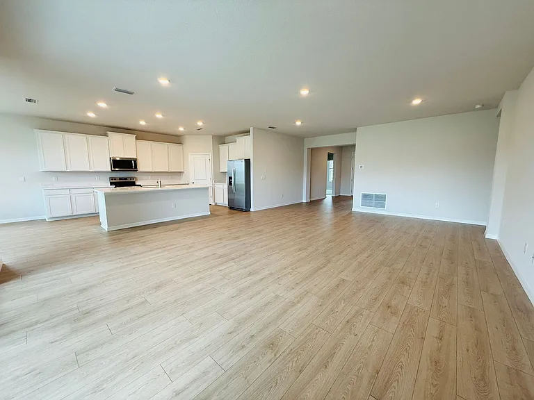 316 158th St E — Photo 9