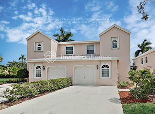 10777 Pelican Dr, Wellington, FL 33414