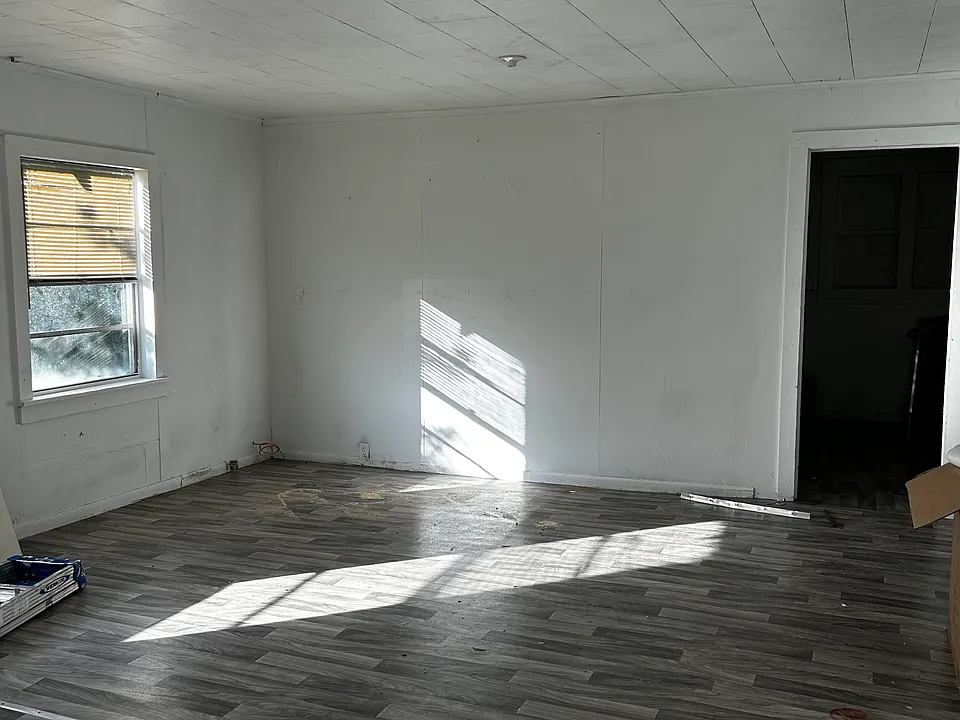 3654 Main St