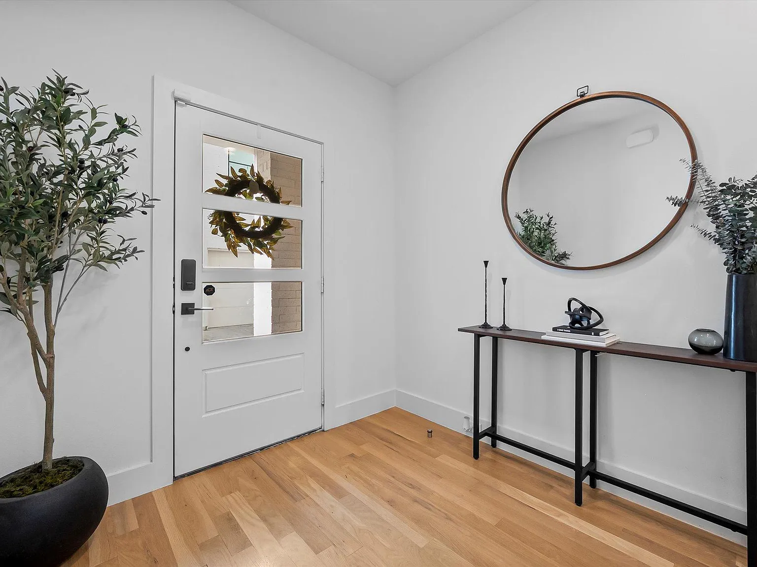 2719 Kimsey Dr — Photo 3