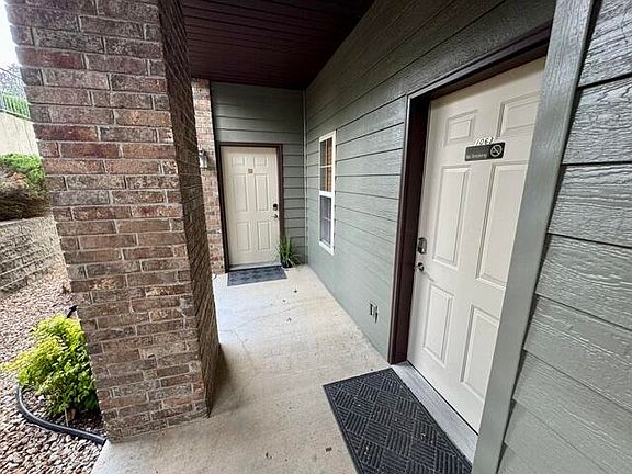 5th image of 1063 Golf Drive #1 BLDG 4