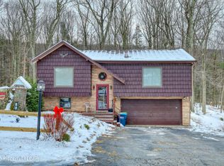 69 Fox Rd, Drums, PA 18222