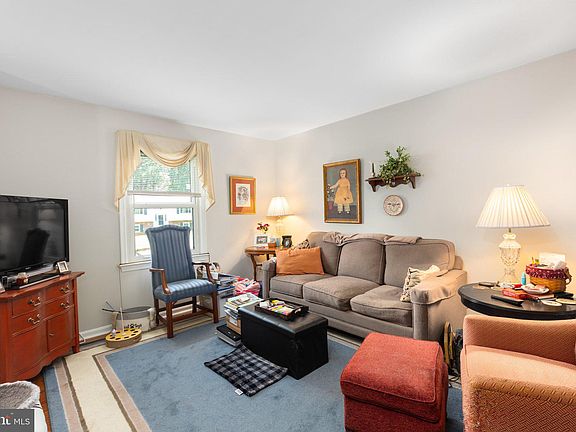 5th image of 11010 Abbey Ln