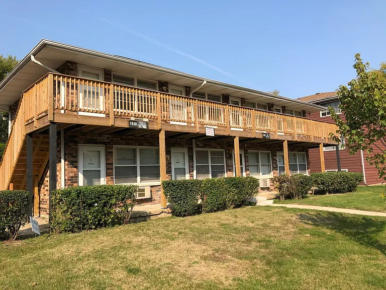 1940 Mark Ave #7 — Photo 1